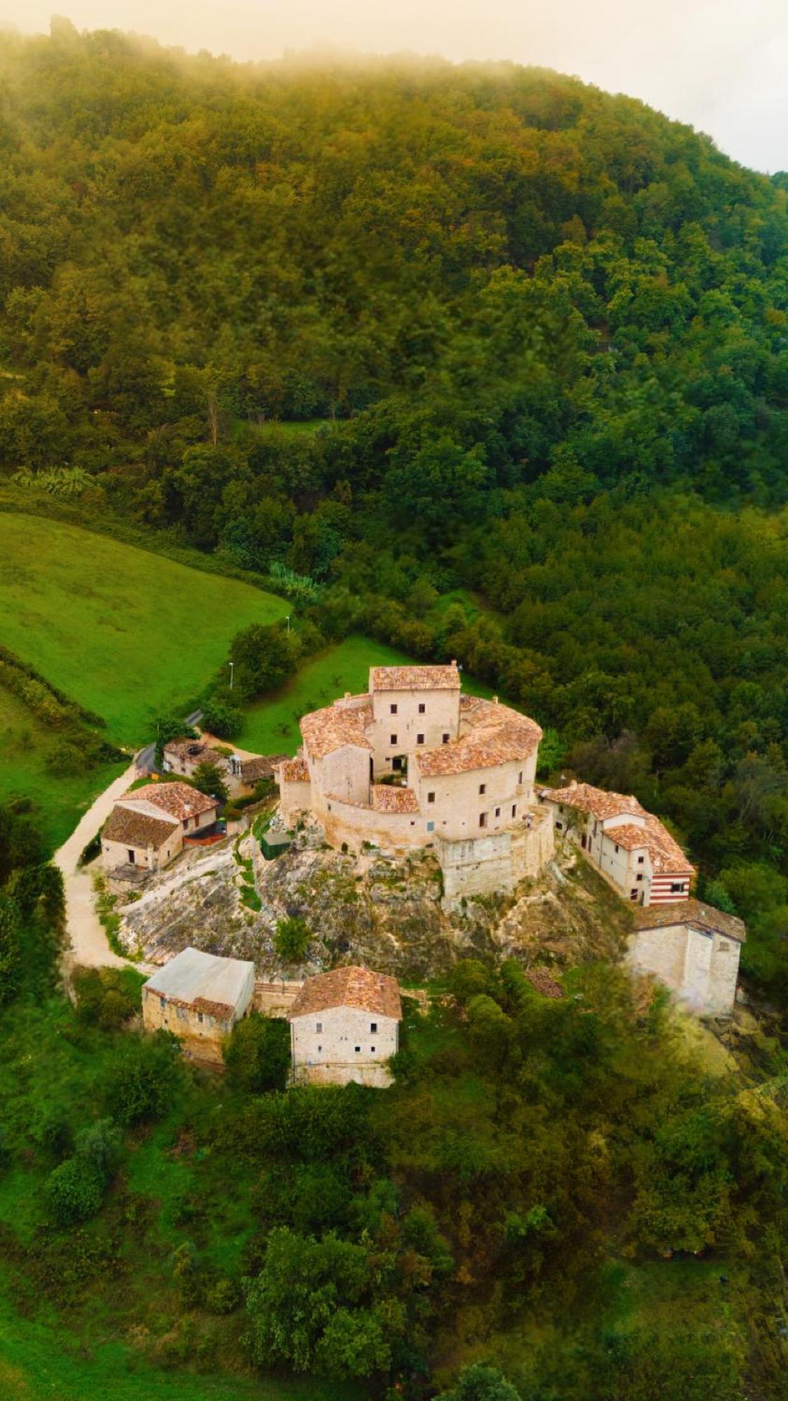 Castel Di Luco Hotell Acquasanta Terme Exteriör bild