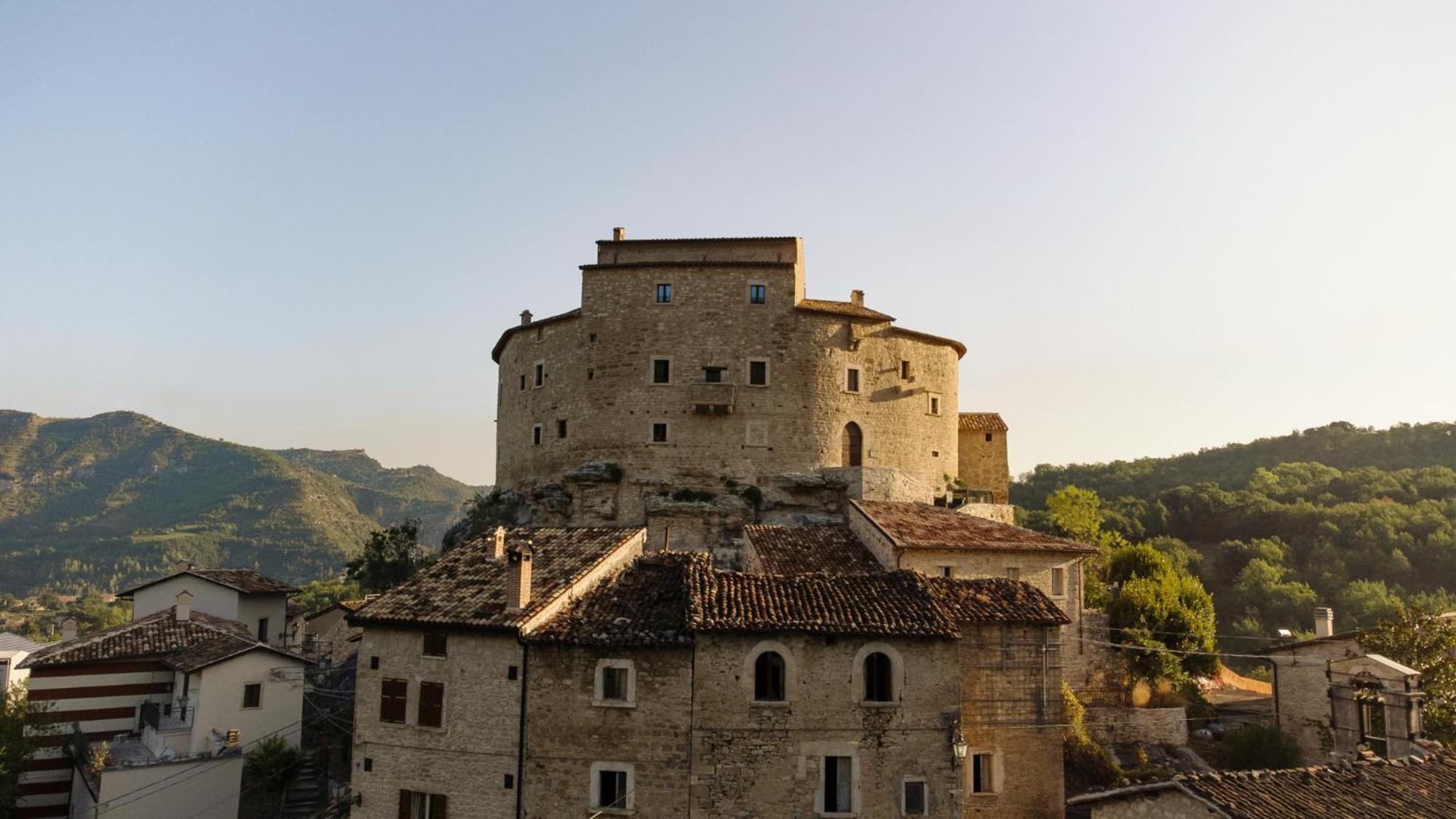 Castel Di Luco Hotell Acquasanta Terme Exteriör bild