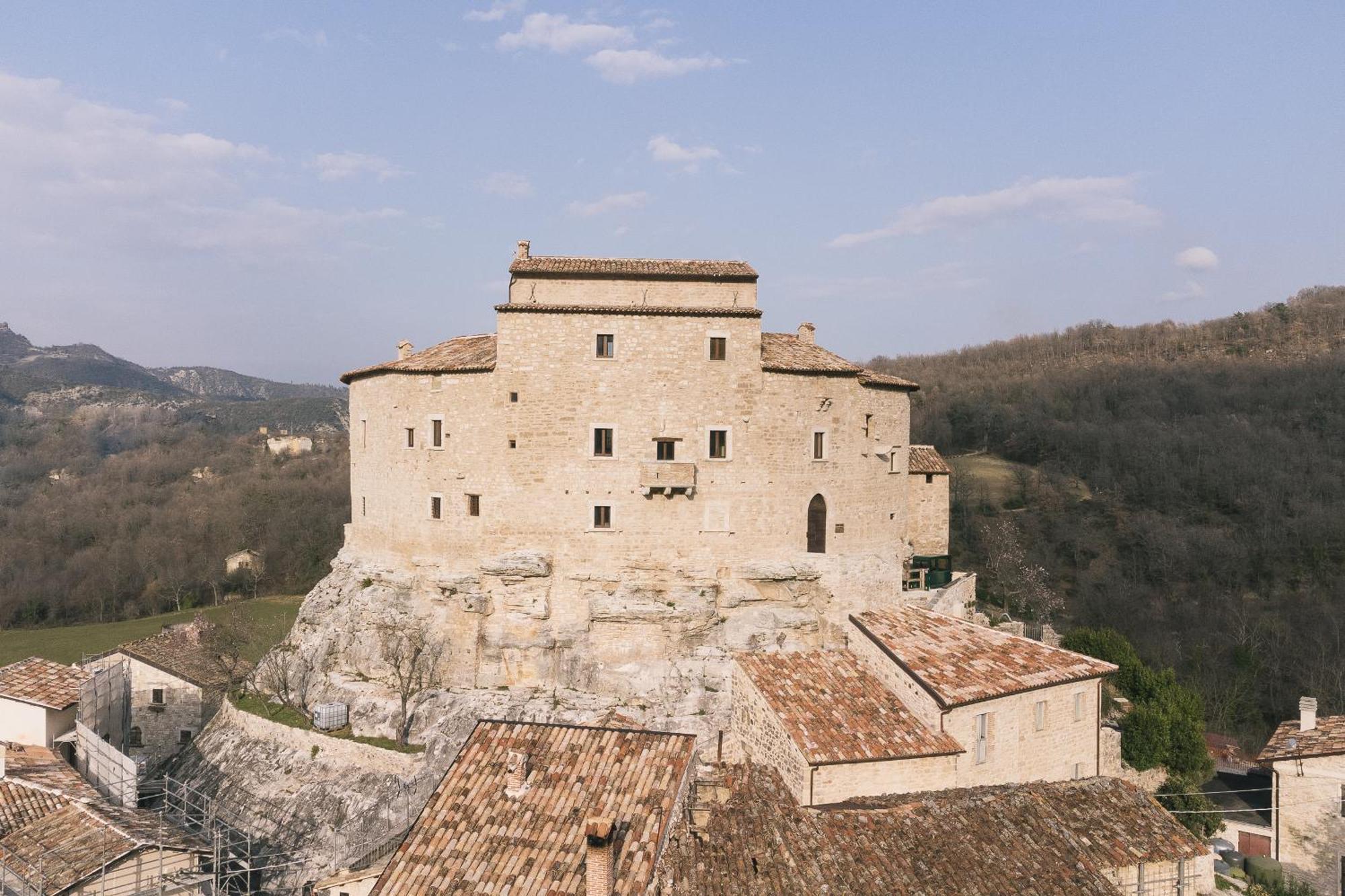 Castel Di Luco Hotell Acquasanta Terme Exteriör bild