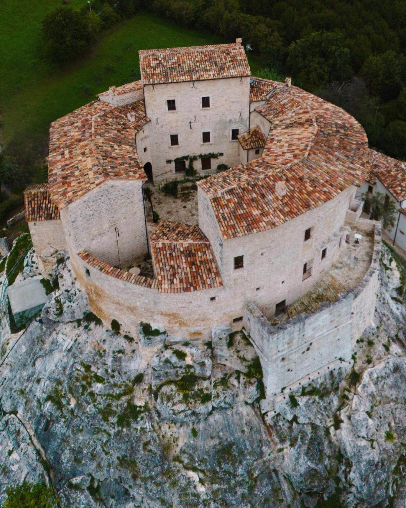 Castel Di Luco Hotell Acquasanta Terme Exteriör bild
